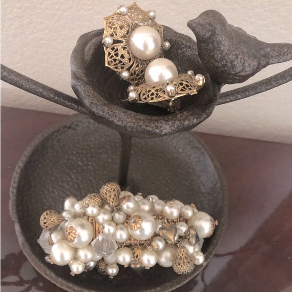 Set of two Vintage 80s clip on Pearl Earrings and pearl stretchable Bracelet - Picture 11 of 16